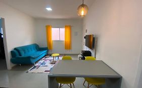 Casa em Bertioga condomínio 250 metros da praia